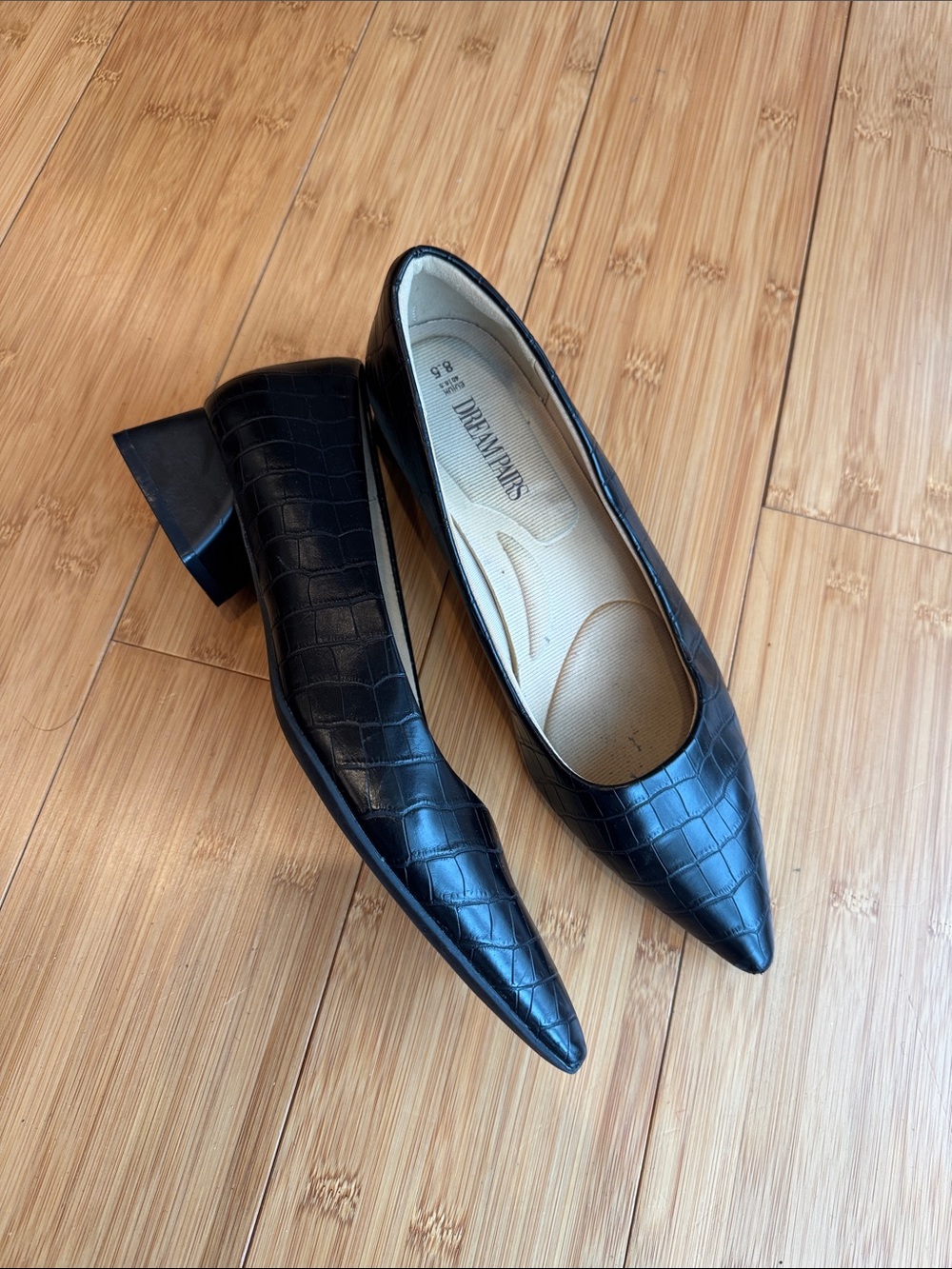 Dream Pairs Black Croc-Embossed Pointed Block 1” office Heels women’s shoe 8.5
